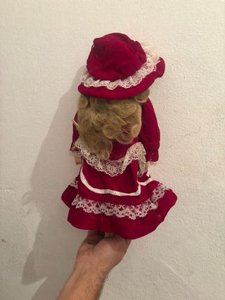 Muñeca porcelana antigua vestido rojo