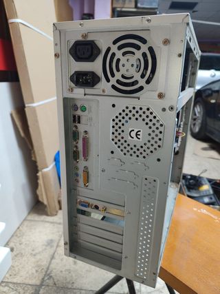 Ordenador Sobremesa Antiguo Beige/Negro