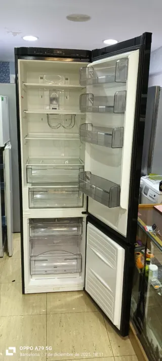 Nevera Combi Negra FAGOR no Frost energía A+