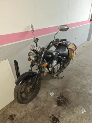 Moto custom Hyosung Águila 125cc 2004