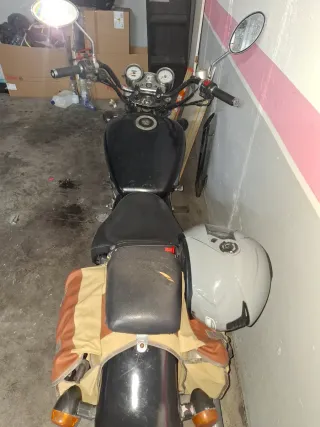 Moto custom Hyosung Águila 125cc 2004