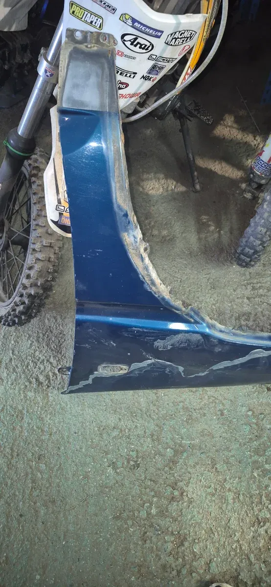 Aleta Izquierda Nissan Terrano 2