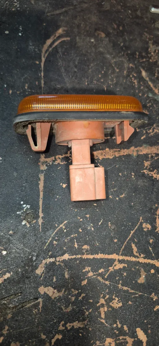 Intermitente aleta Nissan Terrano 2