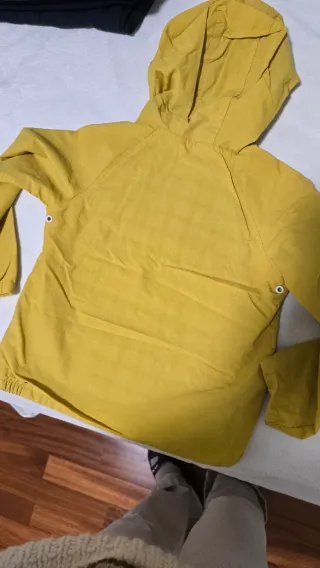 Giubbotto a vento bambino giallo