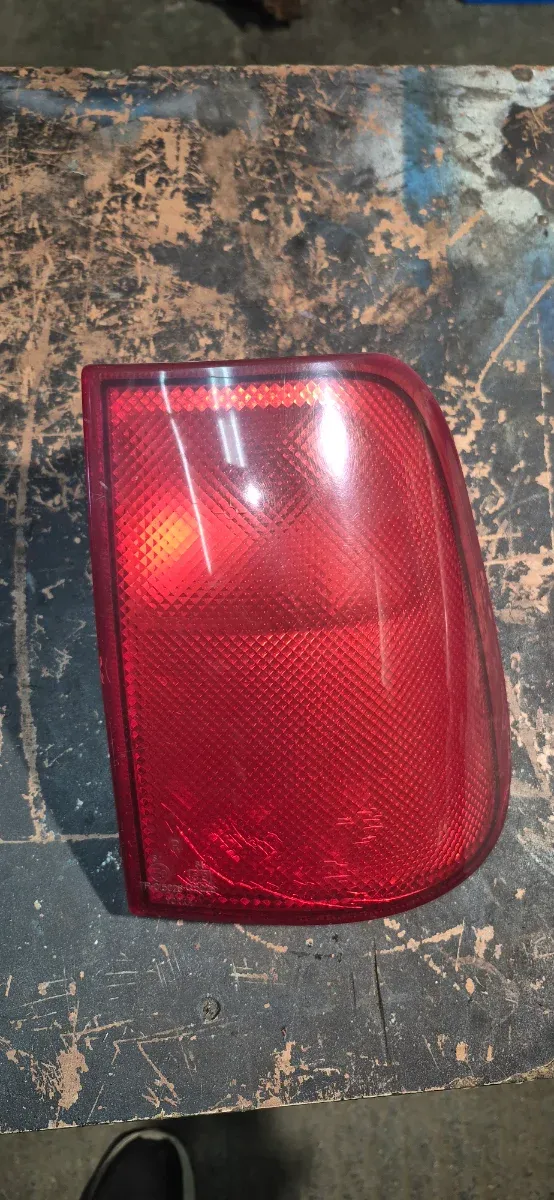 Piloto trasero derecho Nissan Terrano 2