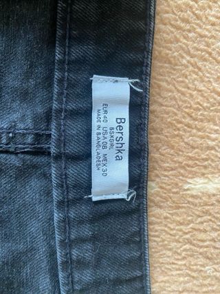 Falda vaquera marca Bershka talla 40