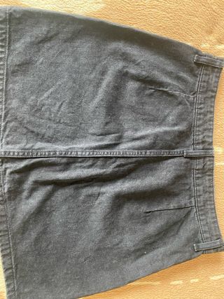 Falda vaquera marca Bershka talla 40