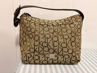 Bolso ORIGINAL de Calvin Klein en tela y piel.
