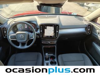 Volvo XC40 T3 Momentum Pro Auto 120 kW (163 CV)