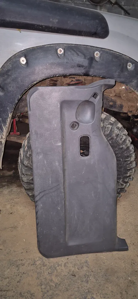 Tapizado Portón Trasero Nissan Terrano 2