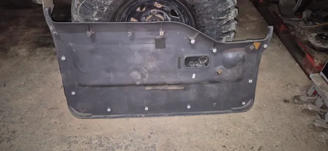 Tapizado Portón Trasero Nissan Terrano 2