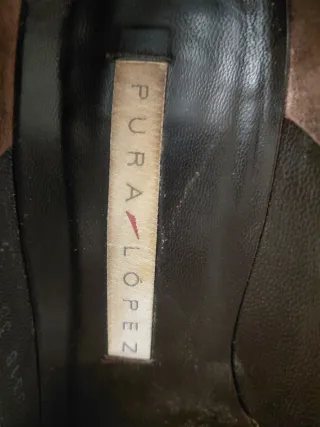 Zapatos dorados con lazo