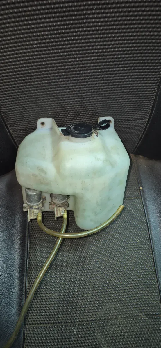 Botella limpia parabrisas Nissan Patrol