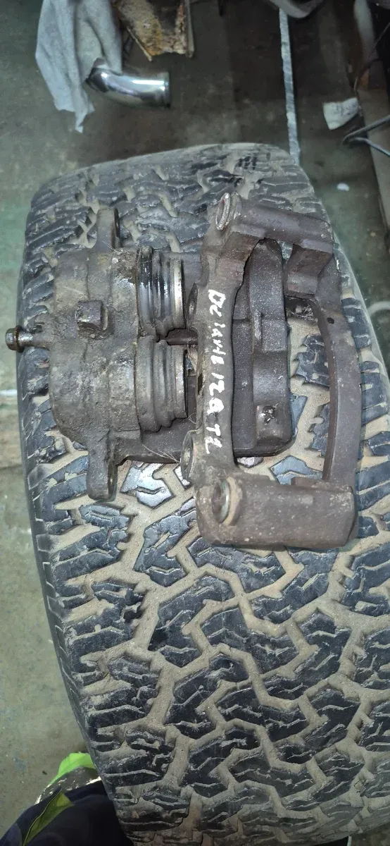 Pinza Freno Delantera Izquierda Nissan Terrano 2