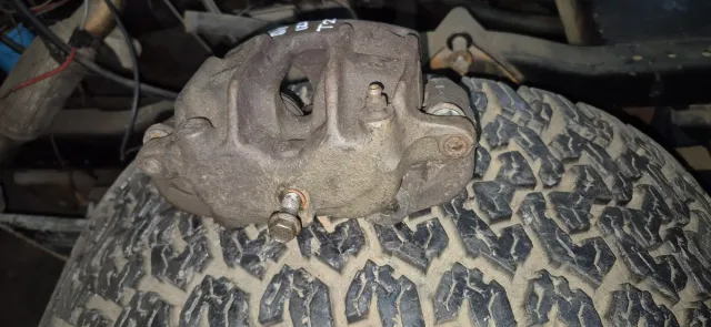 Pinza Freno Delantera Izquierda Nissan Terrano 2