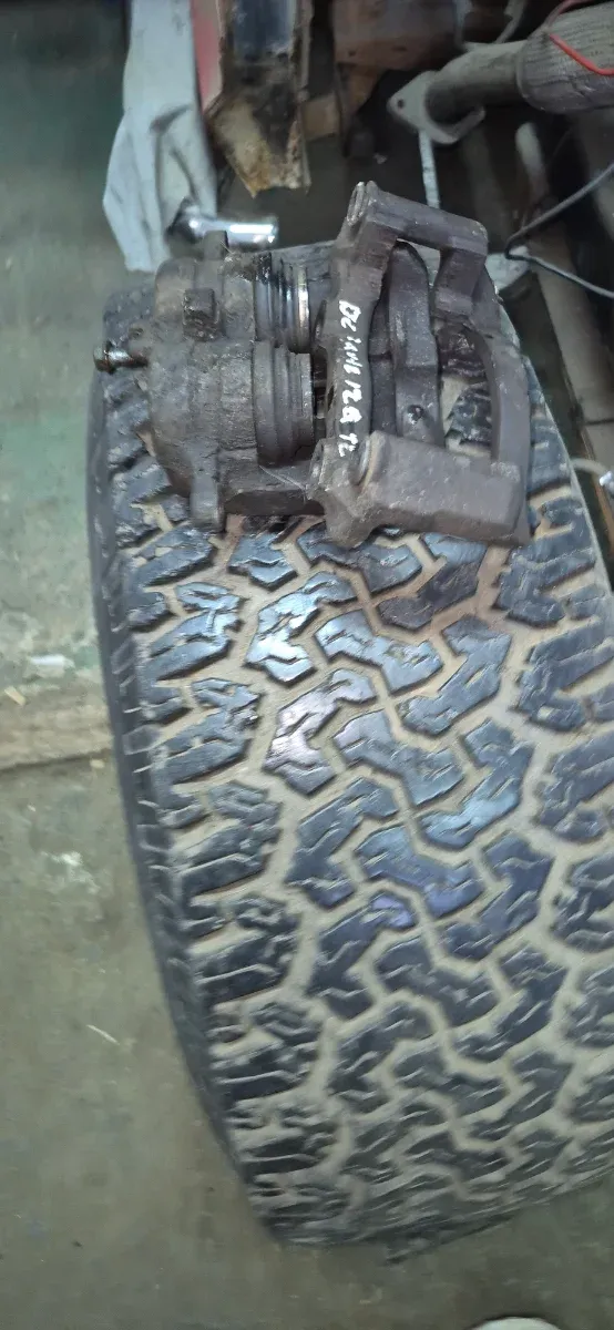 Pinza Freno Delantera Izquierda Nissan Terrano 2