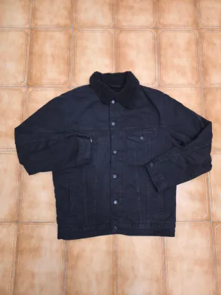 Cazadora vaquera Zara borreguillo negra