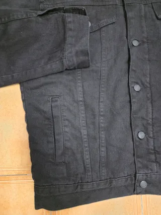 Cazadora vaquera Zara borreguillo negra