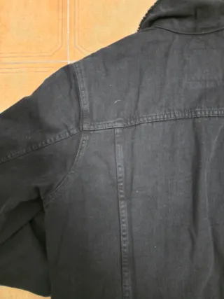 Cazadora vaquera Zara borreguillo negra