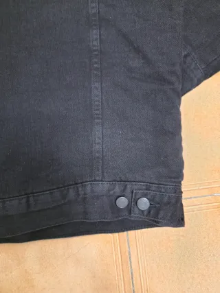 Cazadora vaquera Zara borreguillo negra