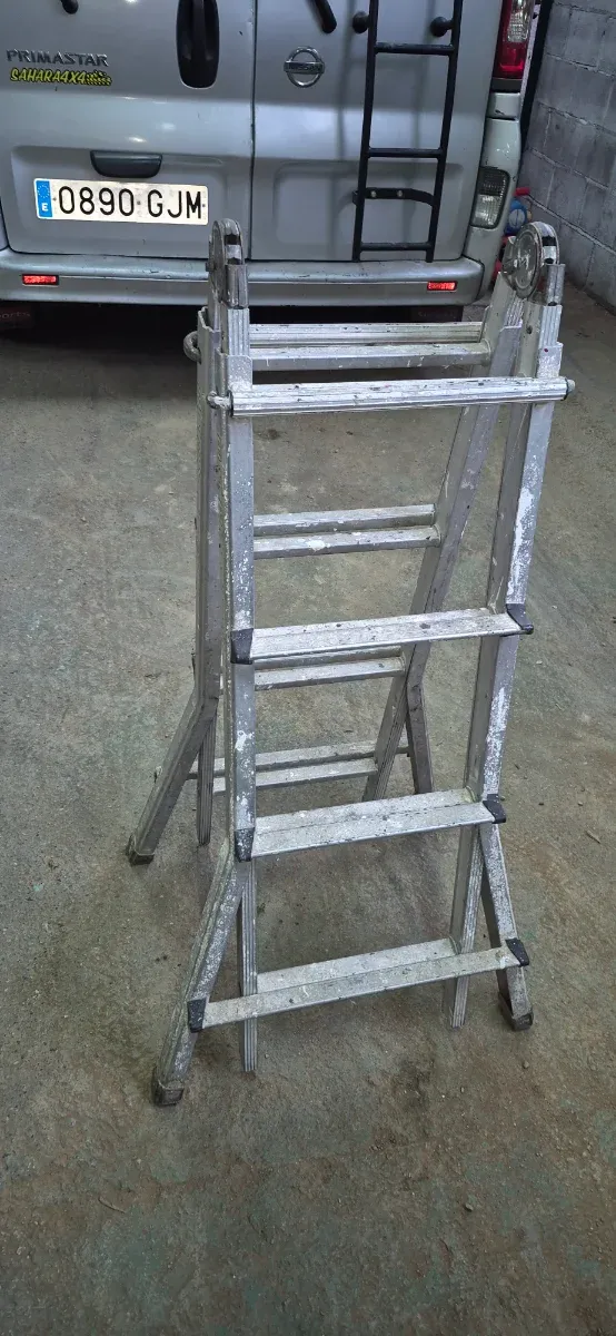 Escalera metálica profesional