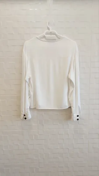 Blusa blanca Bershka manga larga Talla S