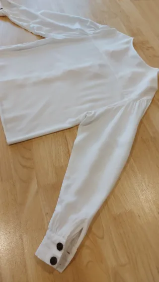 Blusa blanca Bershka manga larga Talla S