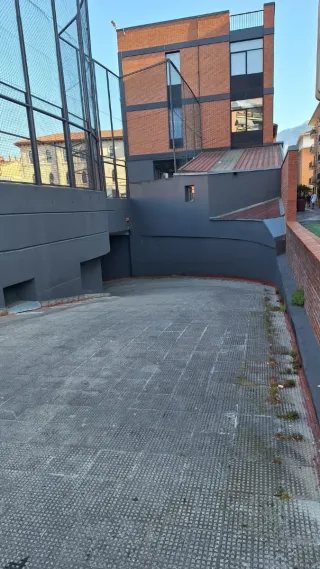 Se vende Parcela de Garaje amplia en Jesuitas Dura