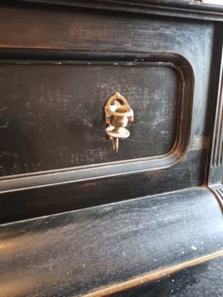 Piano antiguo Estela casa Bernareggi