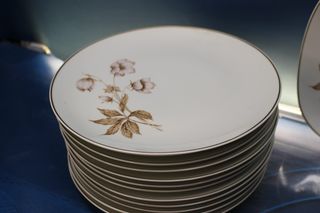 Porcellana Bidasoa. Vassoi e piatti. Anni 60.