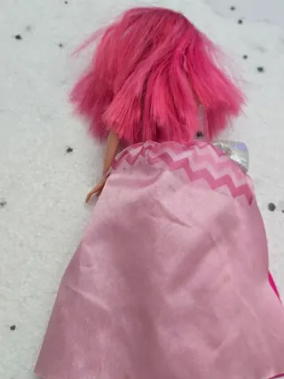 Barbie Rosa cantante con vestito argentato e rosa