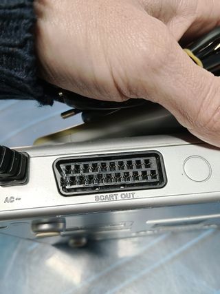 Reproductor dvd mini LG 5988, con mando, BUEN ESTADO