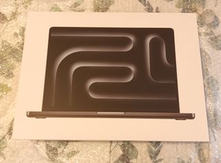 Caja Original MacBook Pro 14" M4 Pro - Space Black