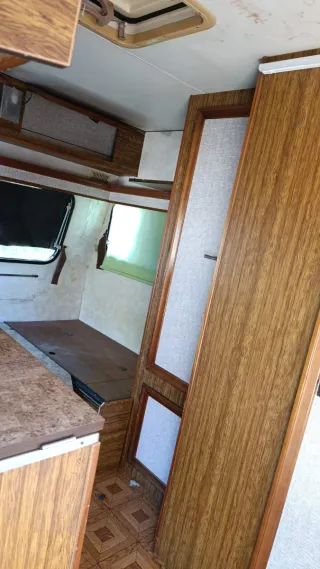 Caravana RENAULT R-18 BENIMAR 4000