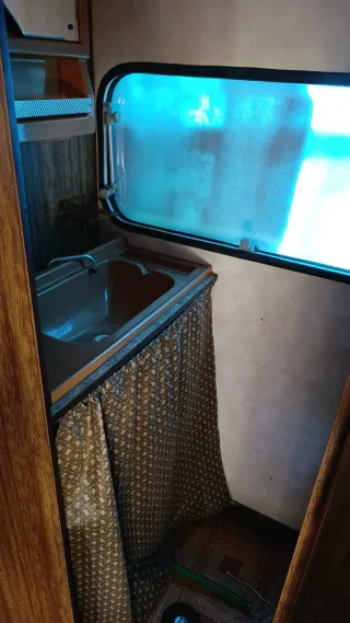 Caravana RENAULT R-18 BENIMAR 4000