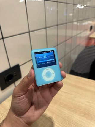 Apple ipod Nano 4GB (Perfectly Working)