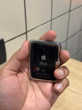Apple ipod Nano 4GB (Perfectly Working)