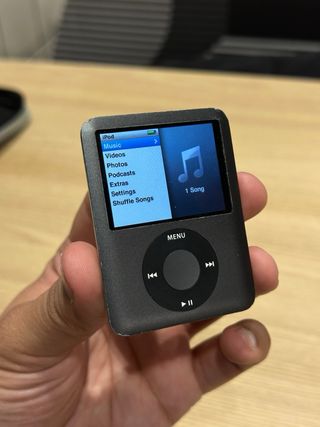 Apple iPod Nano 3rd Generation 8GB  - Black