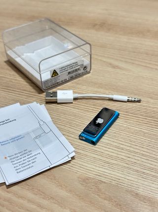 iPod Shuffle 3rd Generation Blue 2GB