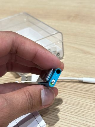 iPod Shuffle 3rd Generation Blue 2GB