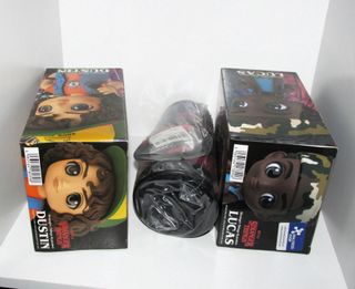 Pack Qposket Stranger Things Lucas & Dustin + Mug
