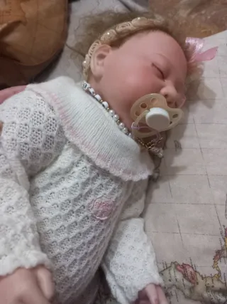 Bambola realistica neonato