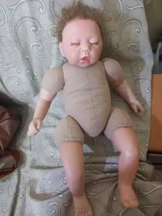 Bambola realistica neonato
