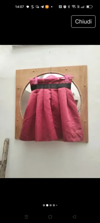 Gonna amaranto con cintura nera