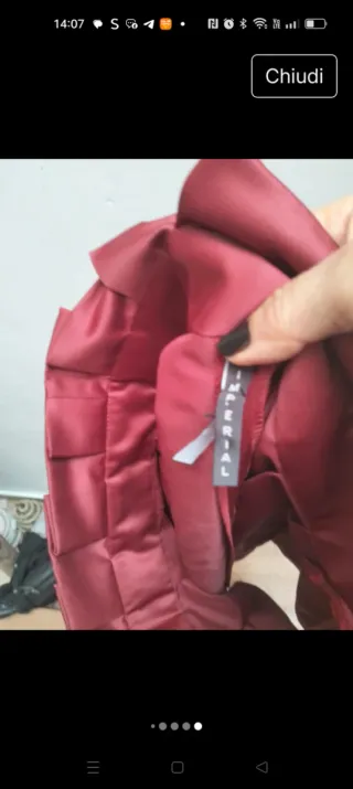 Gonna amaranto con cintura nera