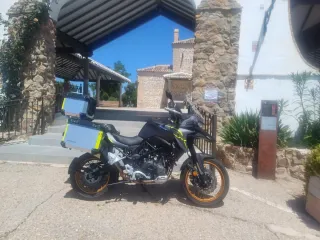 QJ SRT 550X Moto