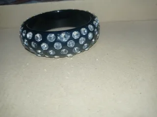 Pulsera negra con brillantes