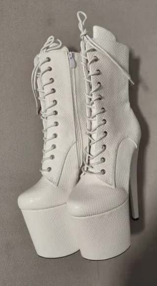 Botines altos blancos plataforma 9 cm