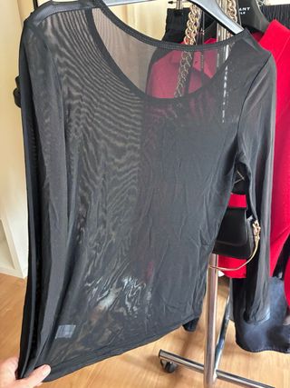 Top de malla negro manga larga