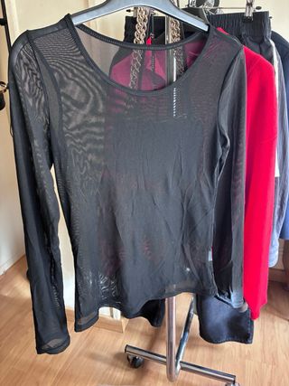 Top de malla negro manga larga